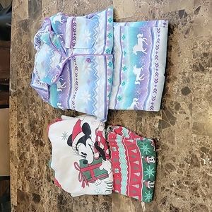 2 Pairs of Girls Long Sleeve Christmas Pajamas